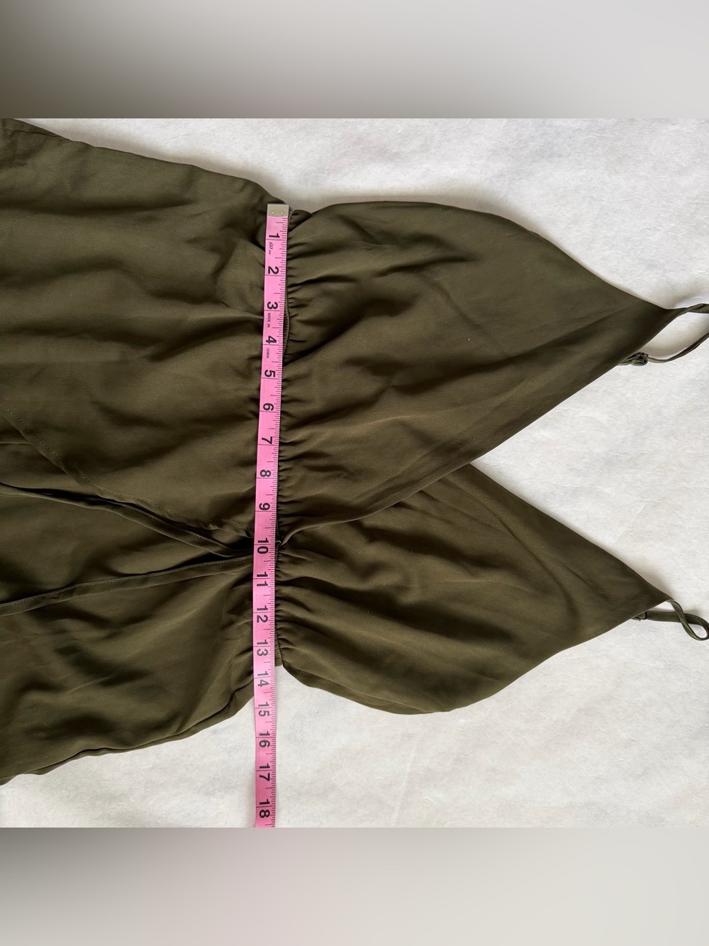 Tobi Olive Green Surplice Romper Shorts Medium Elastic Waist Lightweight Casual - Picture 9 of 15